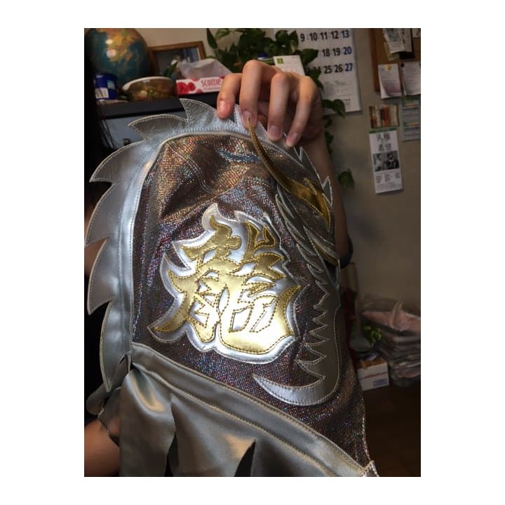 ウルティモドラゴンの本人着用マスク（サイン入り）