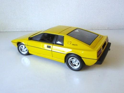 特価 AUTOart (1/18) ロータス エスプリ