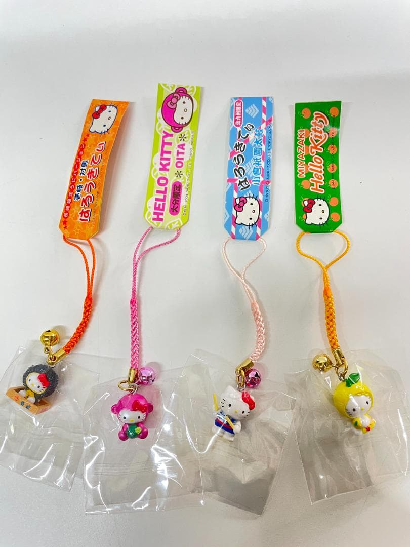 ◆サンリオ HELLO KITTY ご当地ストラップ 27個セット 　08270