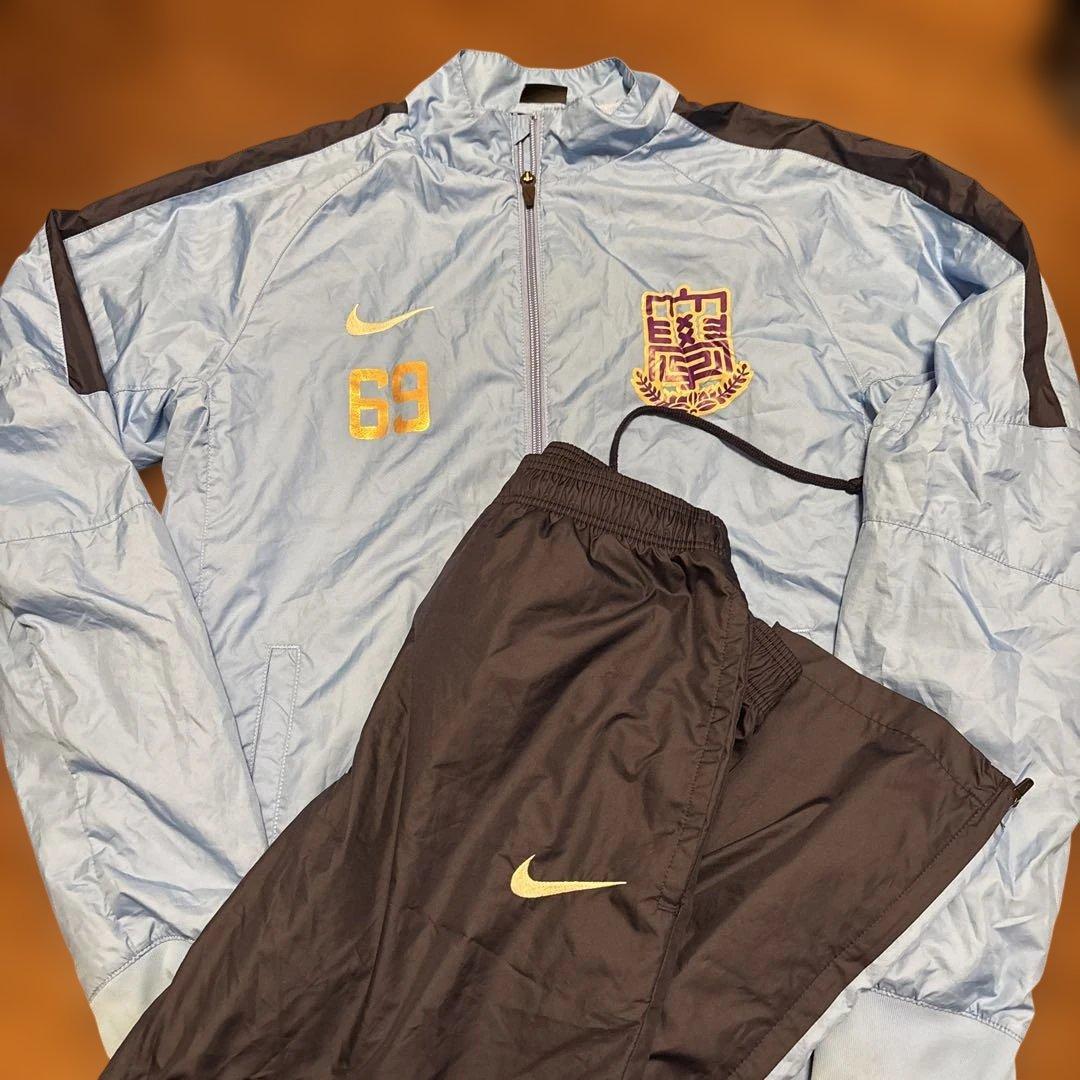 Nike 札幌大学サッカー部　ウインドブレーカー