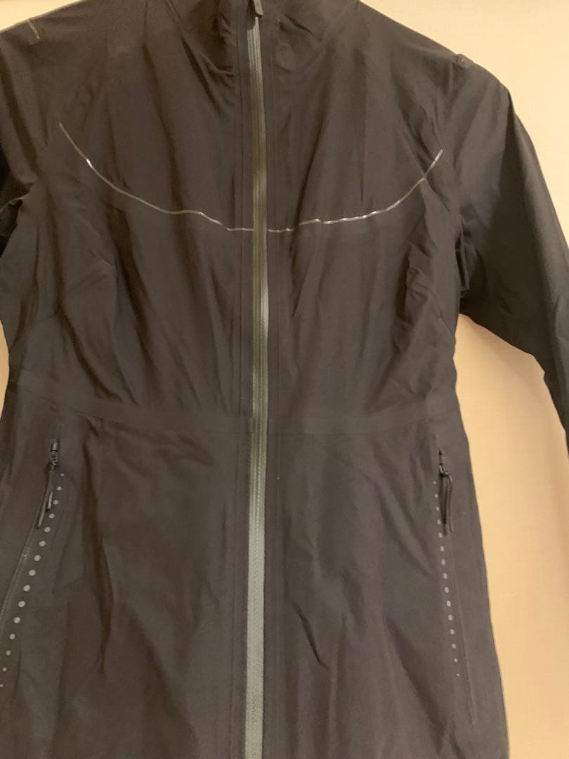 LULULEMON ブラック サイクルジャケット フルジップ