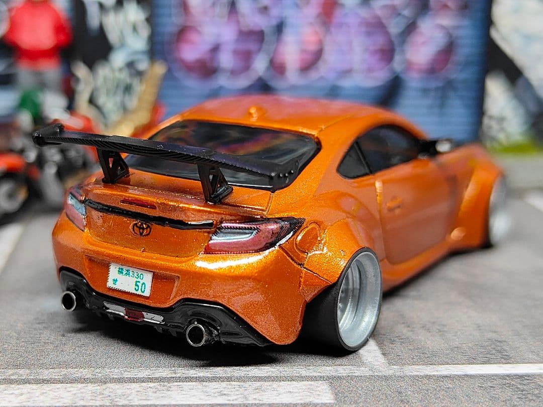 トミカ改造 トヨタ GR86 オーバーフェンダー 深リムホットウィール