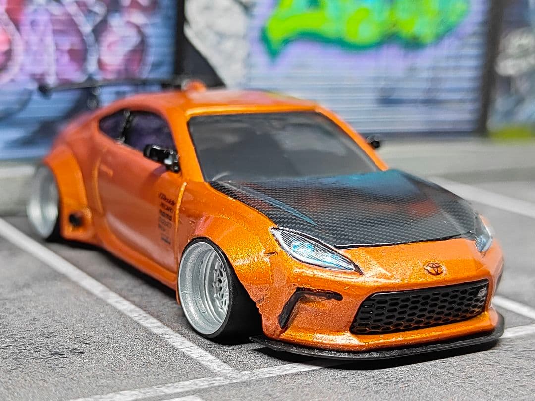 トミカ改造 トヨタ GR86 オーバーフェンダー 深リムホットウィール