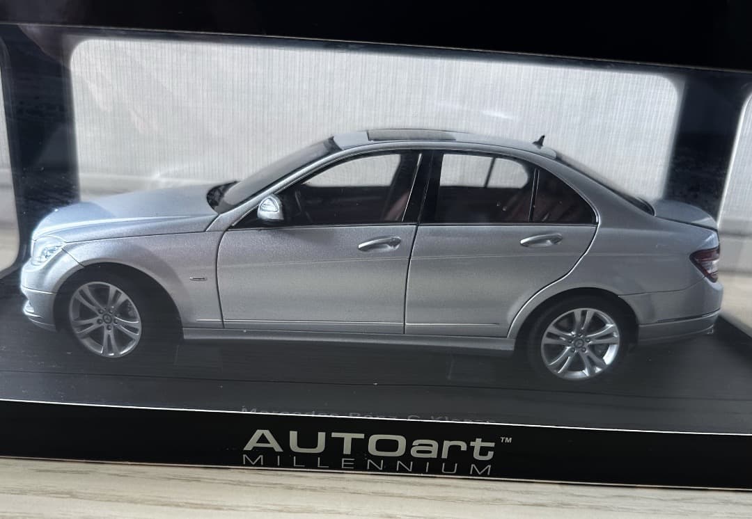 オートアート 1/18 メルセデス ベンツ Cクラス ミニカー