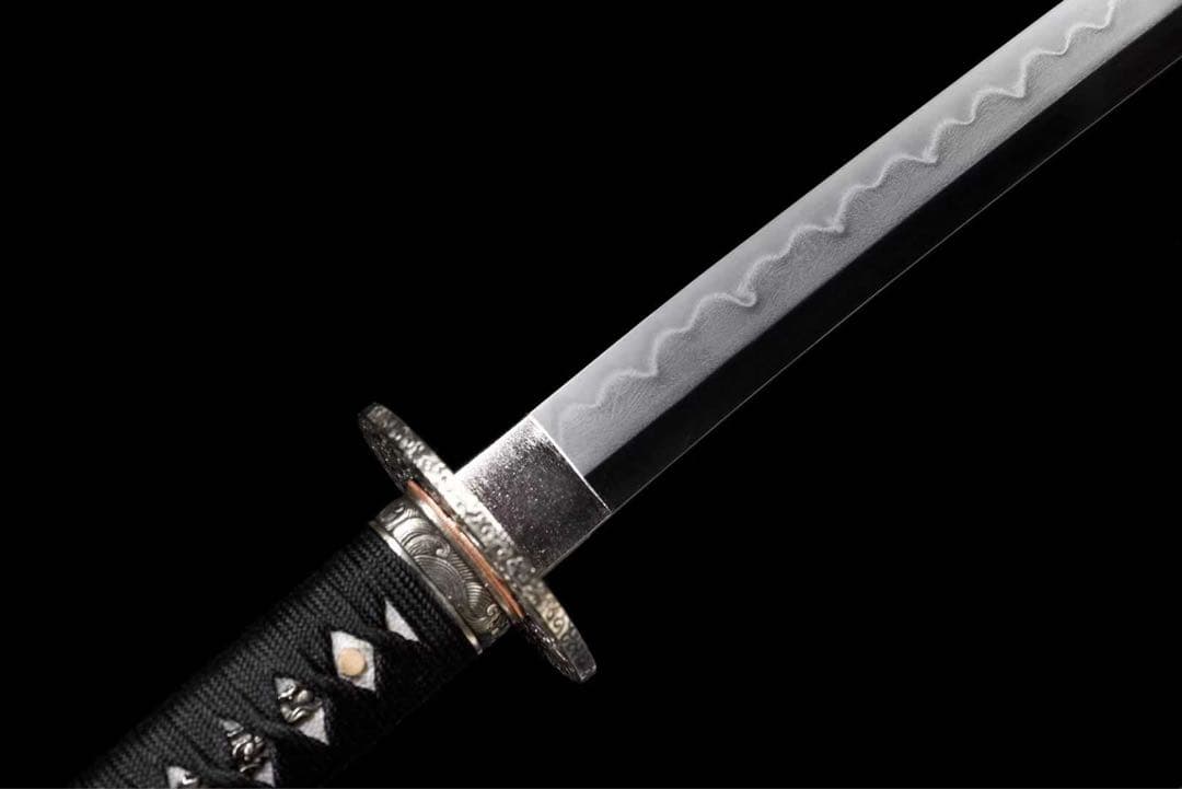 龍巻風雲 日本刀 高級本格居合刀 武具 舞踊刀 古兵器 太刀 武蔵 大漆鞘