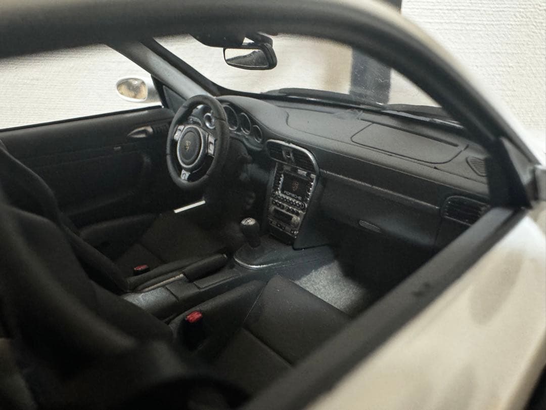 【NOREV】1/18 PORSCHE 911 GT2