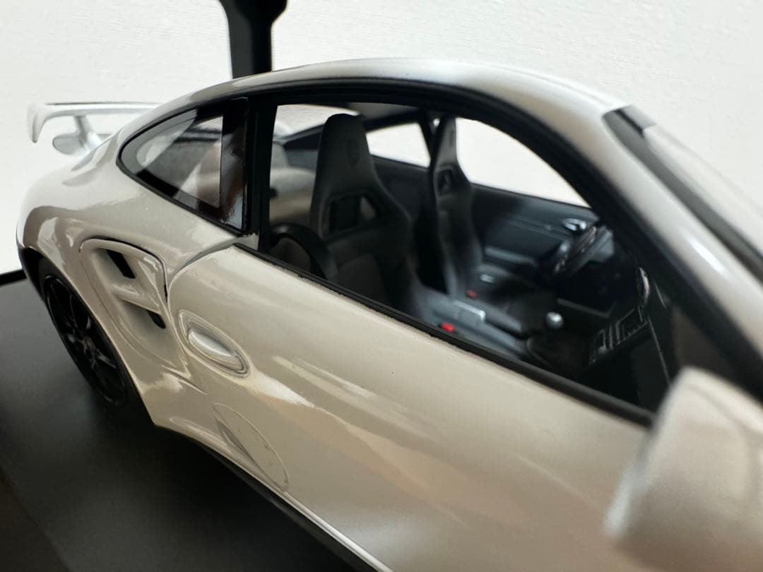 【NOREV】1/18 PORSCHE 911 GT2