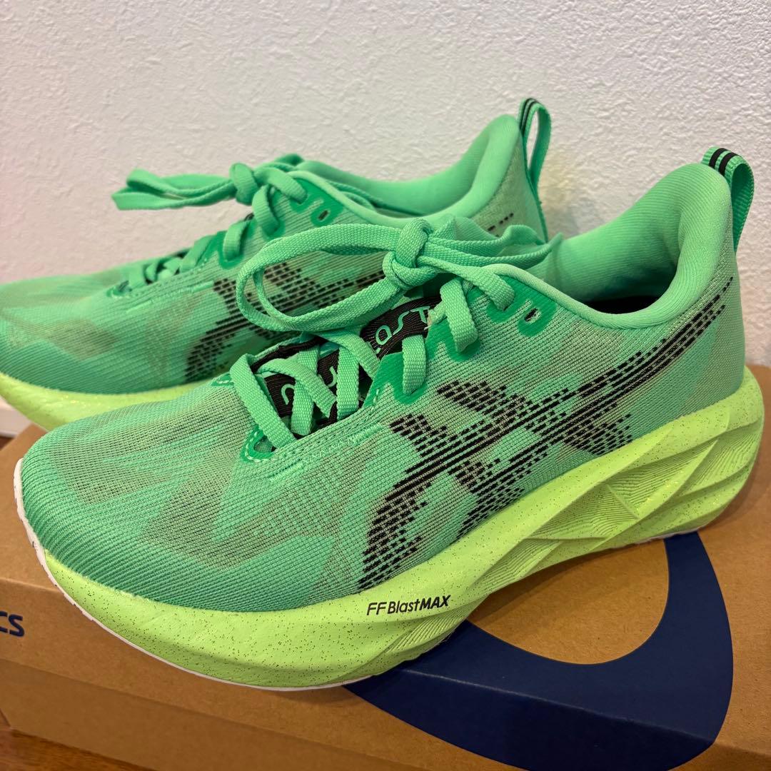 ASICS NOVABLAST5 22.5cm ほぼ新品未使用