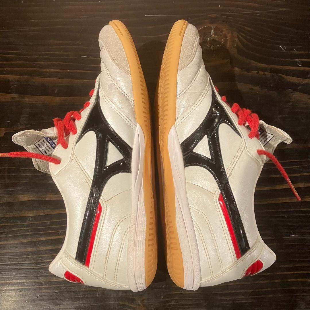 MIZUNO　フットサルシューズ　MORELIA　白/黒/赤　25.5cm