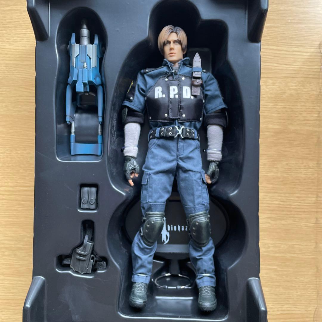 ホットトイズ　バイオハザード4 LEON S. KENNEDY