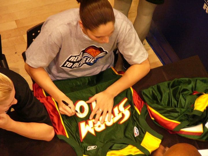WNBA Sue Bird RC サインカード