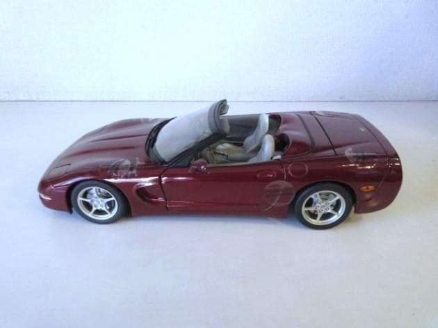 AUTOart 1/18 コルベット 50周年記念モデル