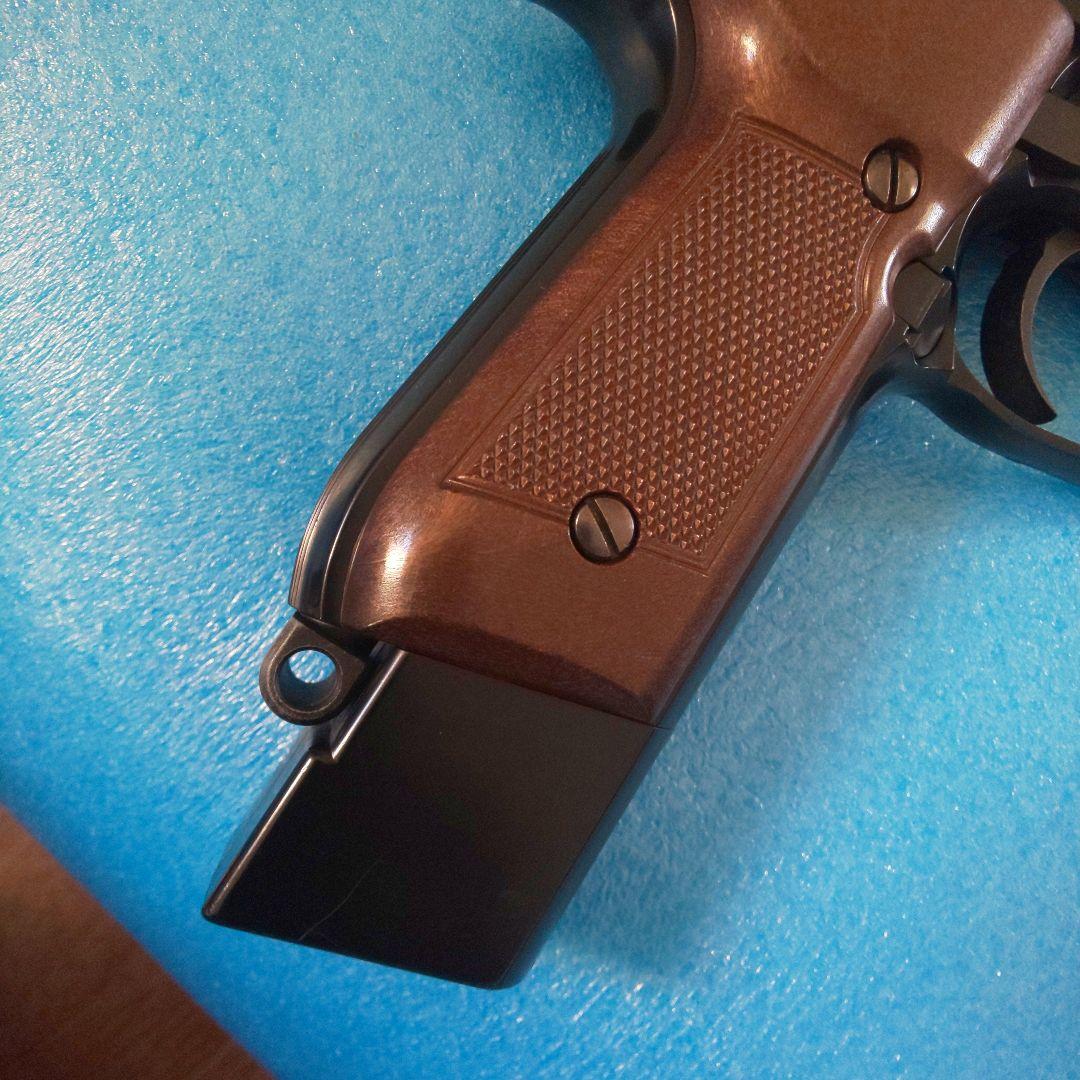 ベレッタ M93R