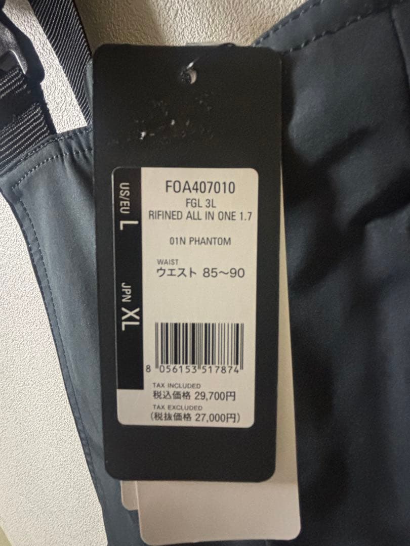 【新品・定価2.9万】オークリー スノボウェア つなぎ　ブラック XL相当