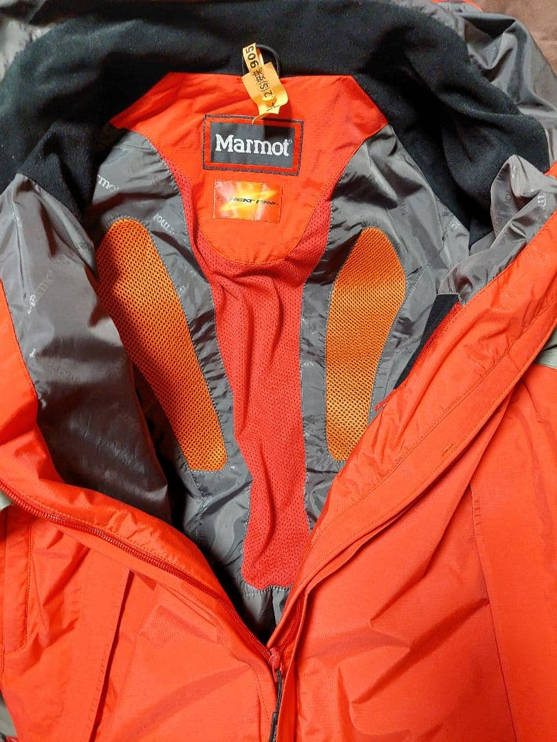 Marmot マーモット 上下セットで　Lサイズ　美品&ほぼ未使用　防寒