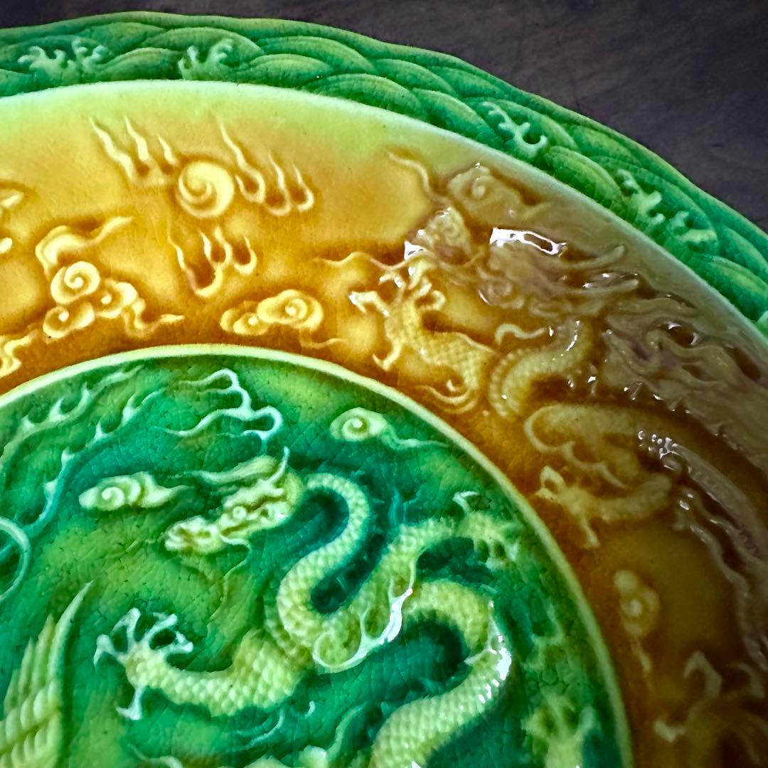 中国古美術　明時代　素三彩　龍図鳳凰図　飾皿　縁起　古玩　骨董　古美術品