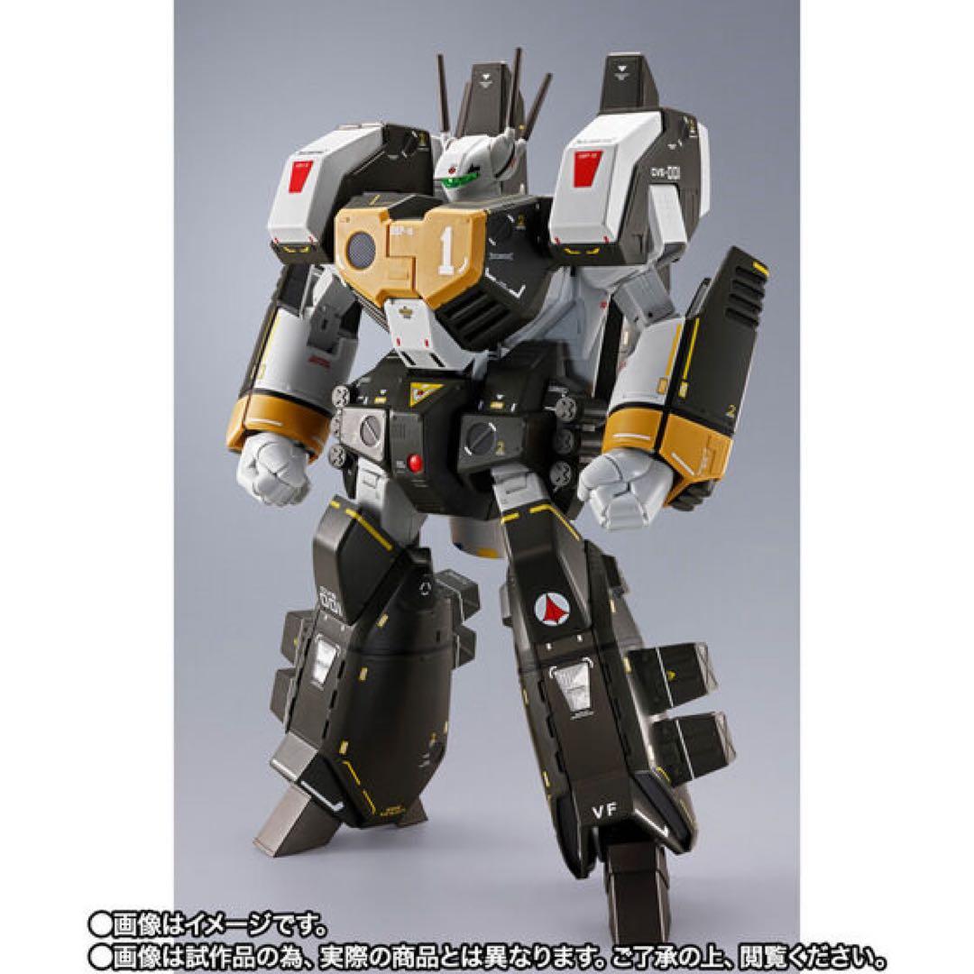 DX超合金　VF-1S アーマードバルキリー(ロイ・フォッカースペシャル)