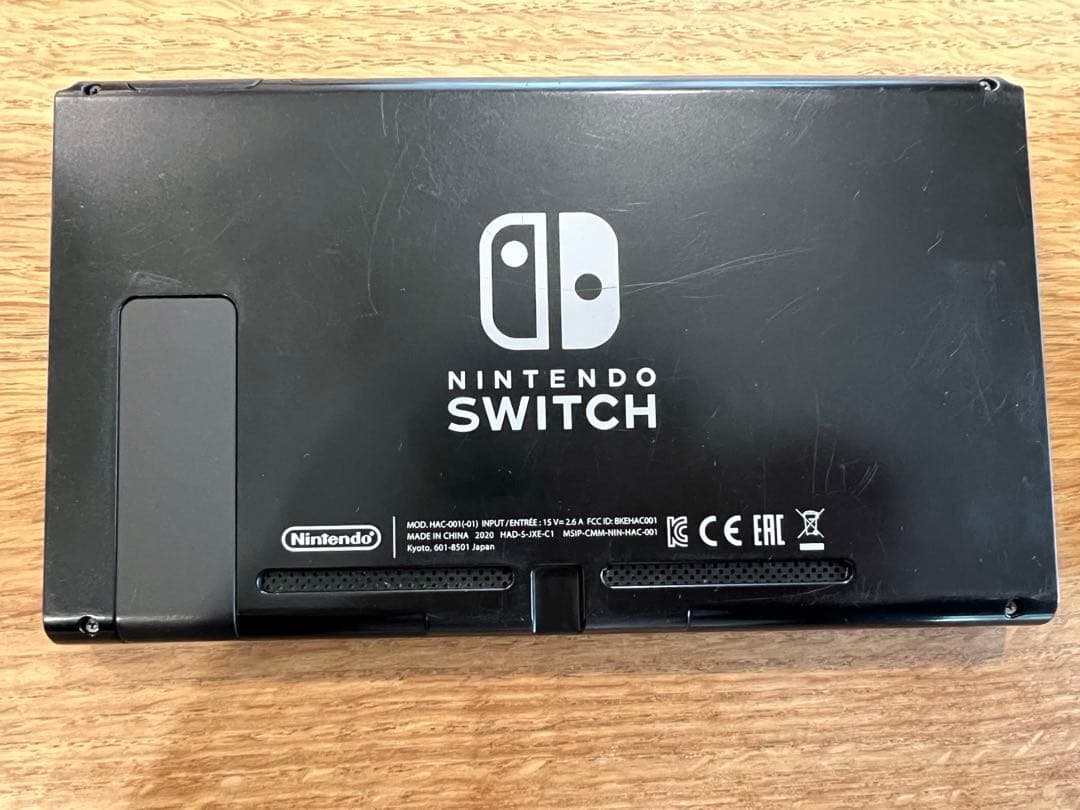 Switch本体とコントローラーのみ