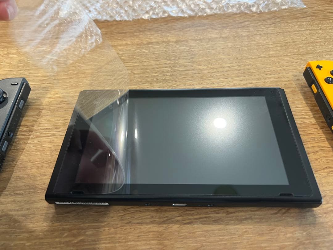 Switch本体とコントローラーのみ
