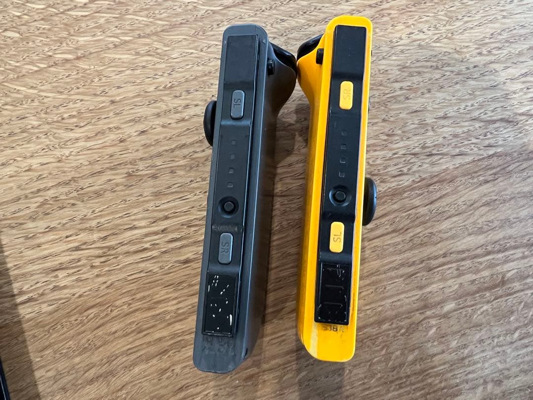 Switch本体とコントローラーのみ