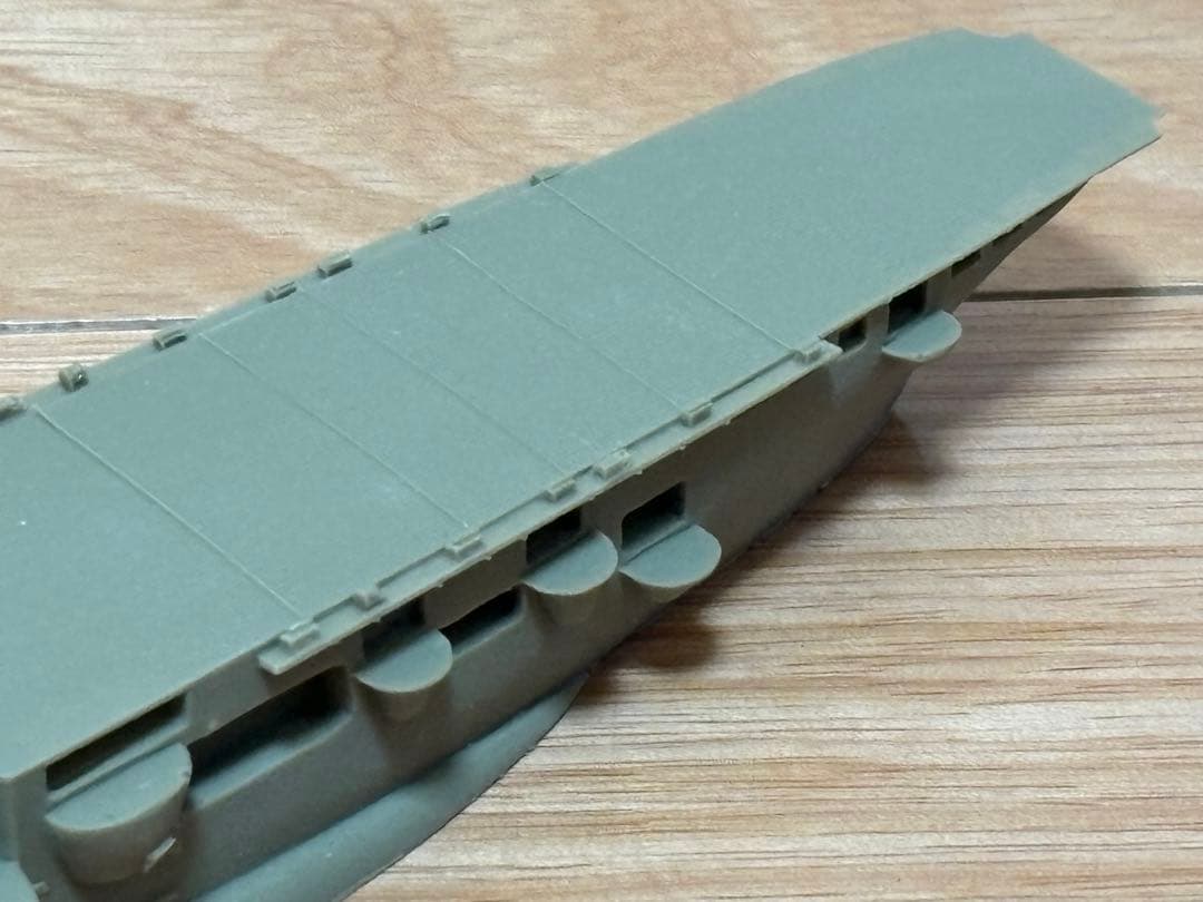 1/700 WWII イタリア海軍 航空母艦 アクイラ レジン製キット 未組立
