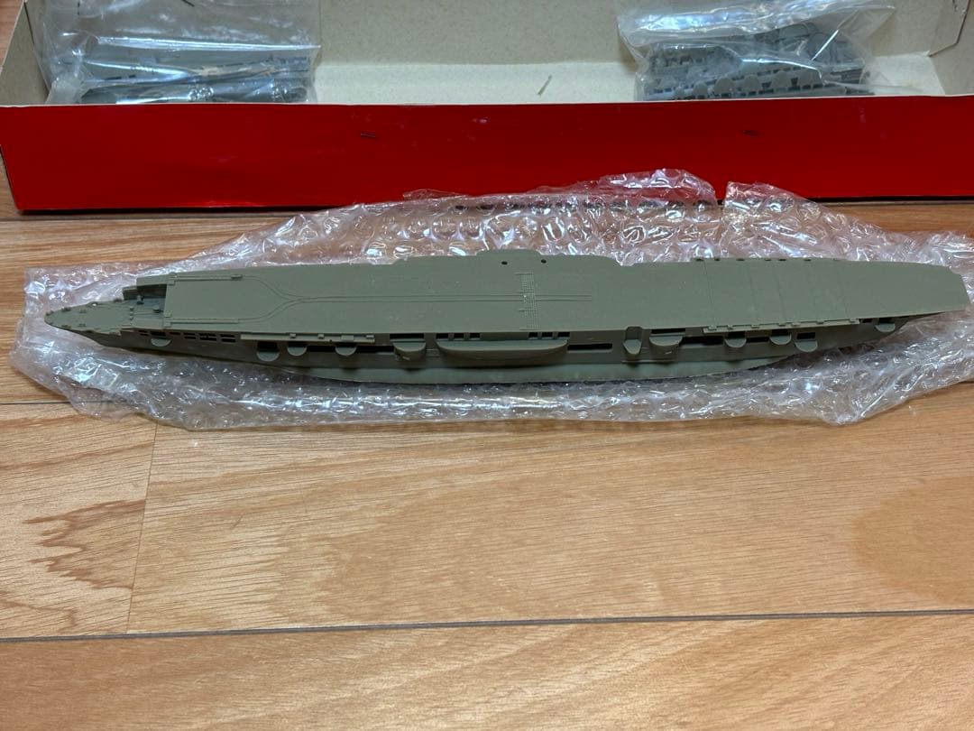 1/700 WWII イタリア海軍 航空母艦 アクイラ レジン製キット 未組立