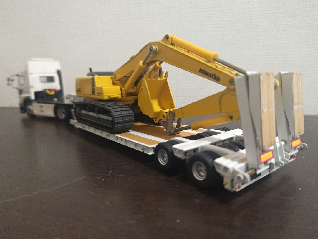 /43 日野プロフィア セミトレーラー 重機運搬車 ミニカー