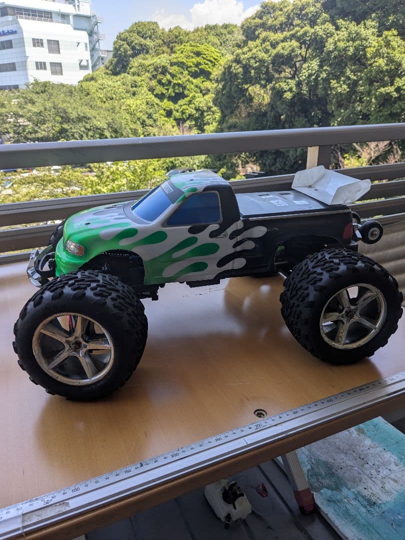 トラクサスレボ　電動仕様変更ラジコン