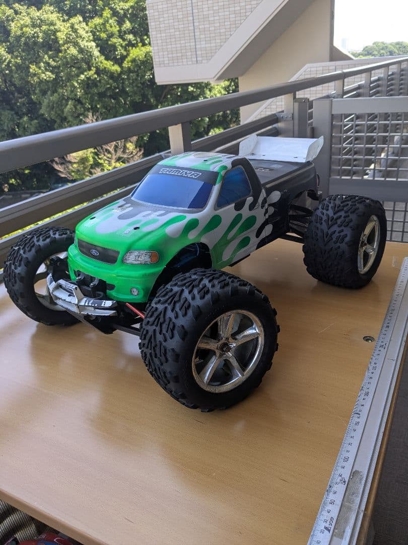 トラクサスレボ　電動仕様変更ラジコン