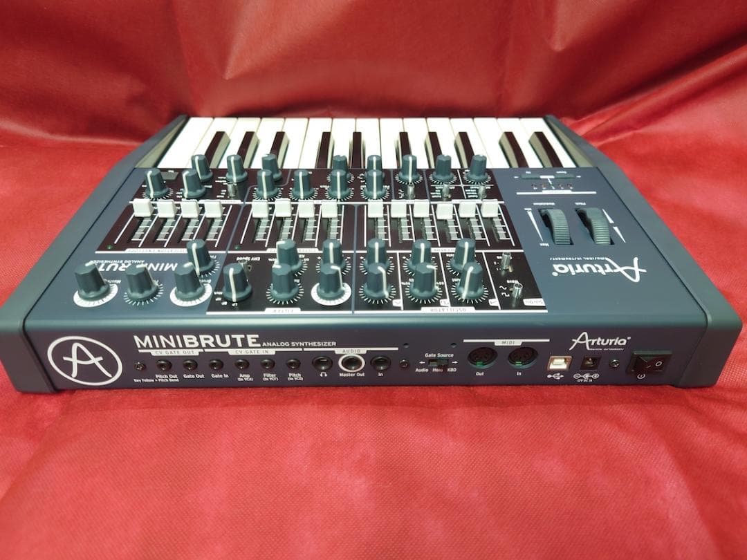 Arturia MiniBrute 25鍵 アナログシンセサイザー