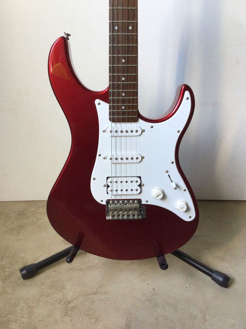 超美品　Yamaha PACIFICA 「012」レッドエレキギター