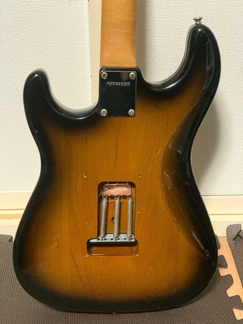 FERNANDES フェルナンデス ST ストラトキャスター ストラト SB