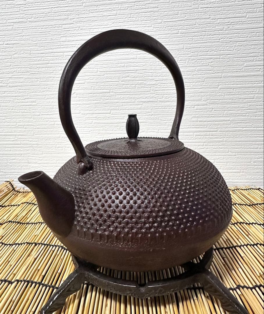 ほぼ未使用品　岩手県奥州水沢幸工芸　現代の名工 佐藤勝久造　１５型　南部鉄瓶