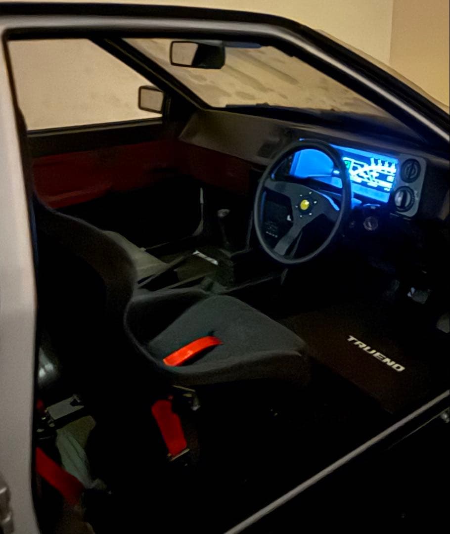 ディアゴスティーニ1/8 頭文字DのAE86ハチロクカスタム完成品