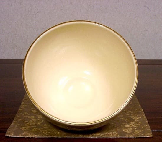 京焼・清水焼　山川巌（二代）作　仁清写　菊之絵　茶碗　無傷　共箱　。