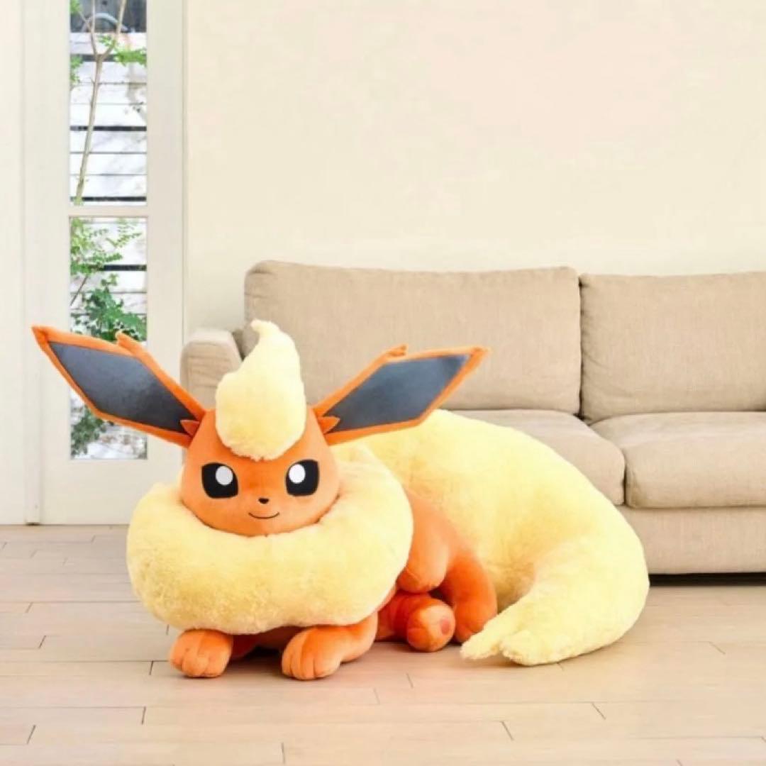 新品　公式等身大ブースター　寝そべり　ポケモンぬいぐるみ