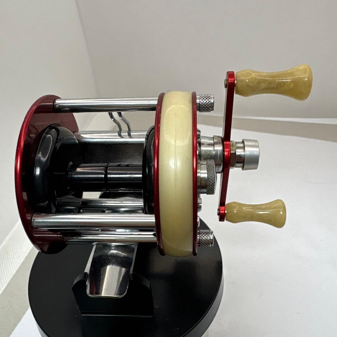 ABU 1750 A ベイトリール