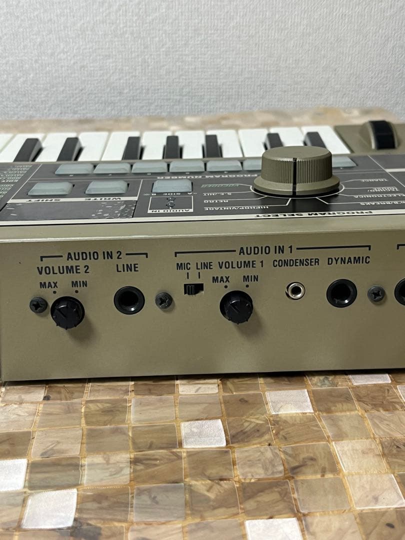 t*e様 KORG microKORG シンセサイザーとNumarkヘッドホンセ