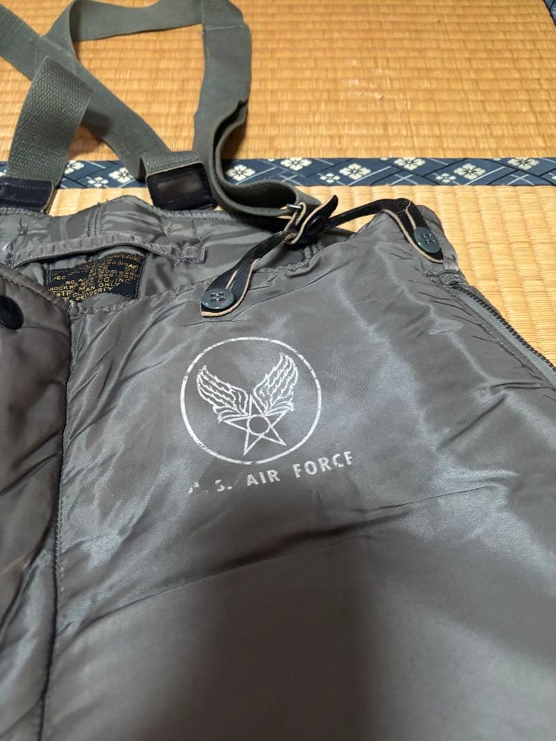 実物 US AIR FORCE 防寒オーバーパンツ／ミリタリー放出品 38