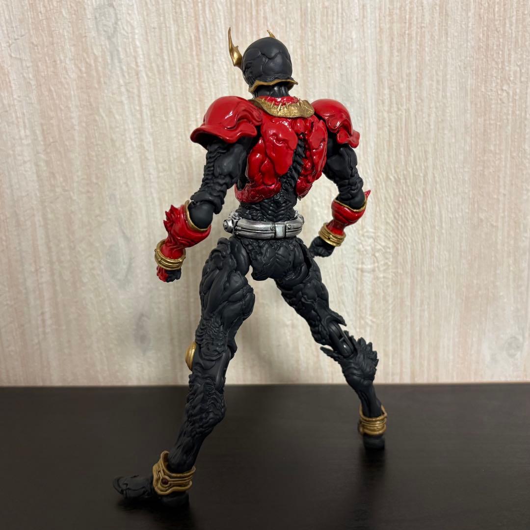 31.【ジャンク品】S.I.C. コロセウム 仮面ライダークウガ