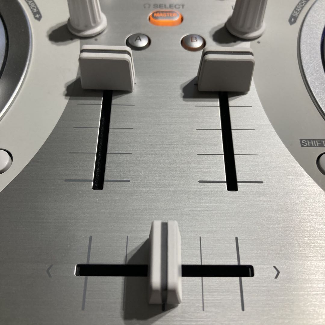 PIONEER　DDJ-WEGO3-W ホワイト