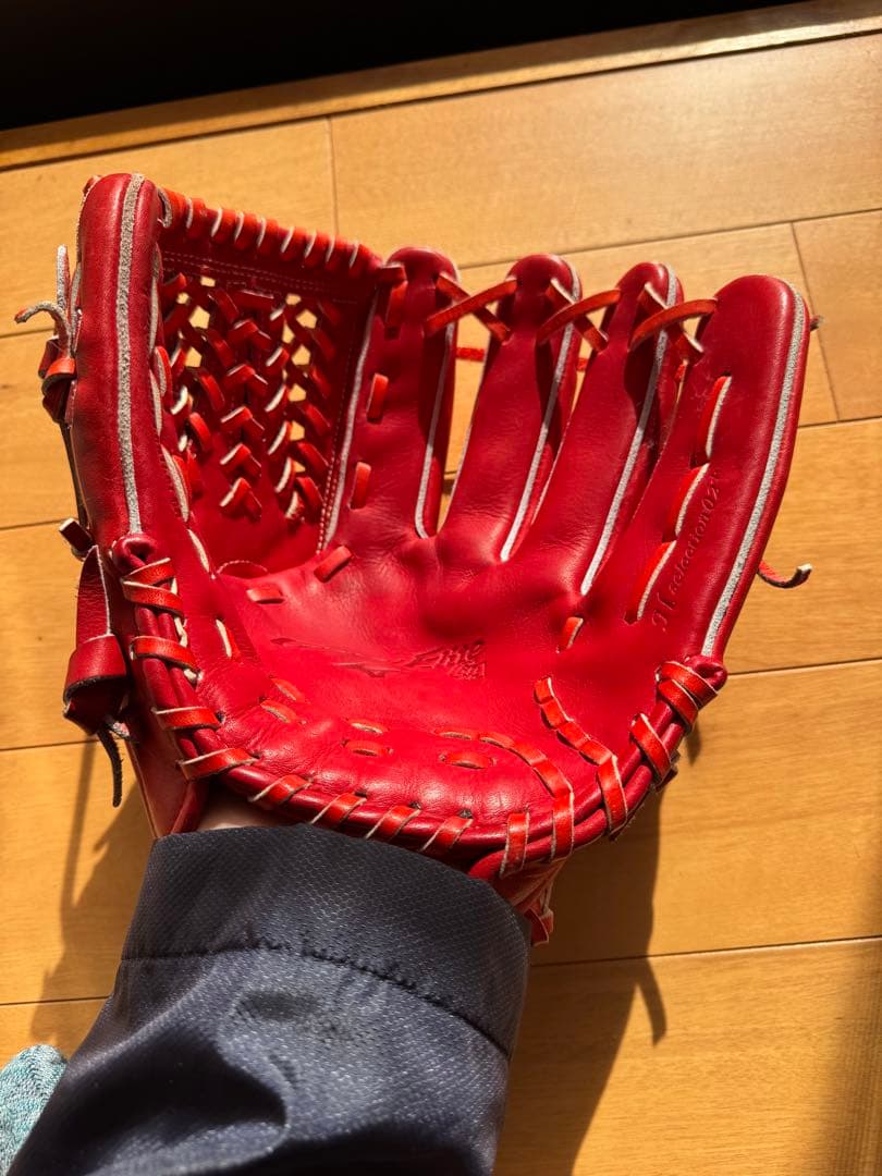 ミズノ 硬式野球グローブ 赤 右手用