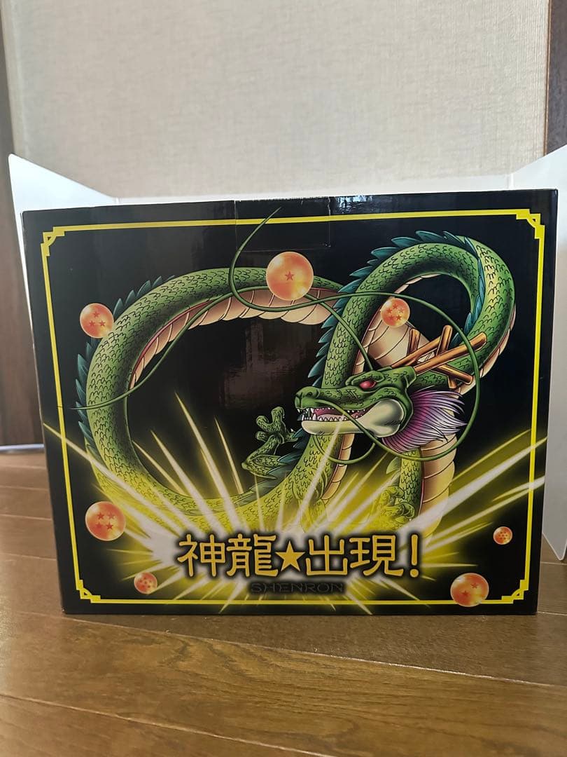 神龍★出現　巨大フィギュア