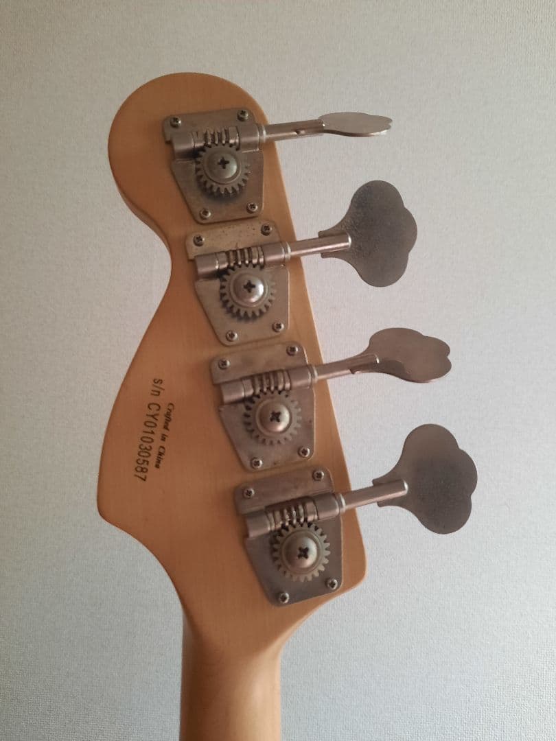 Squier Jazz Bass サンバースト