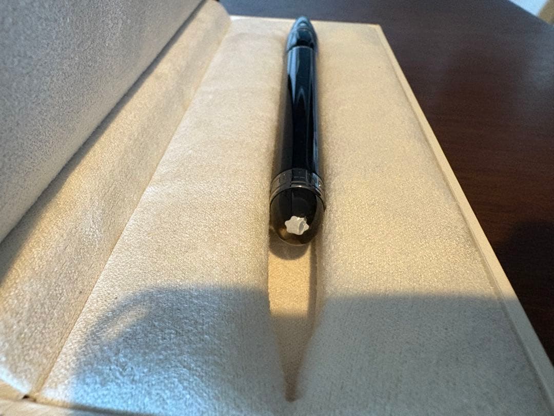 MONTBLANC ブラックボールペン 専用ケース付き
