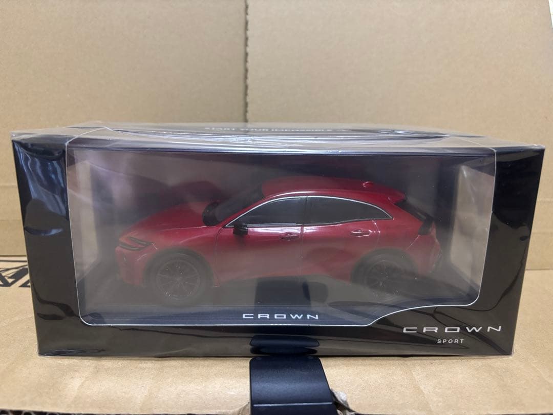 クラウンスポーツ　カラーサンプル　エモーショナルレッド & ブラック×マスタード