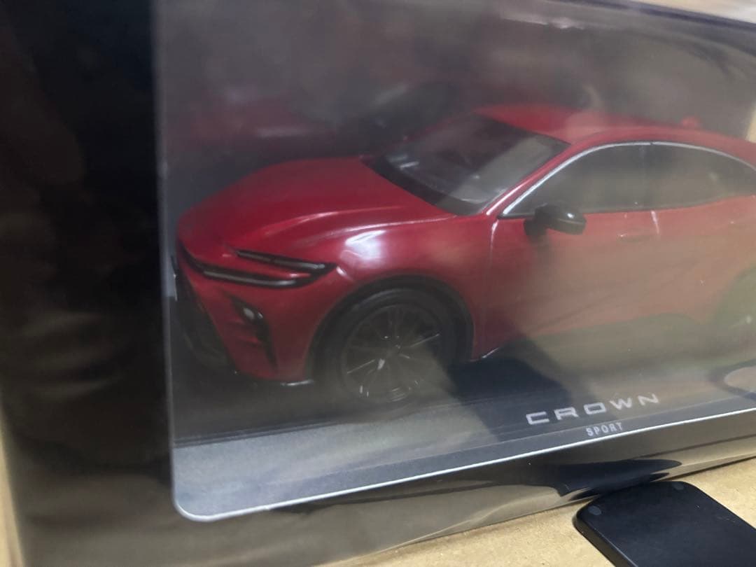 クラウンスポーツ　カラーサンプル　エモーショナルレッド & ブラック×マスタード