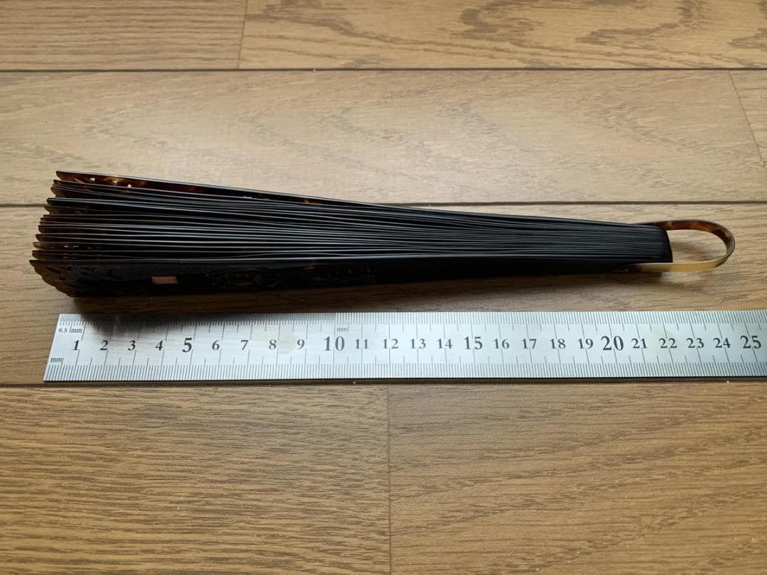 本鼈甲 べっ甲 扇子 工芸品 透かしデザイン 中国扇子 96g