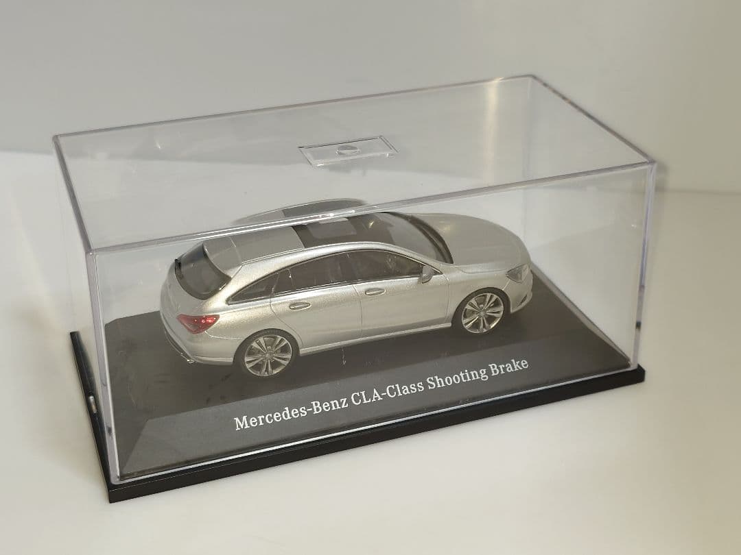 メルセデスベンツ CLAシューティングブレーク 1/43 ミニカー シルバー