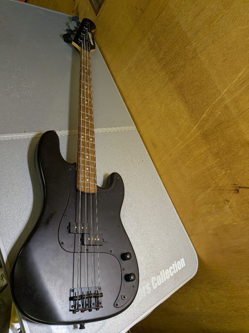 SELDERマッドブラック 4弦エレキベース